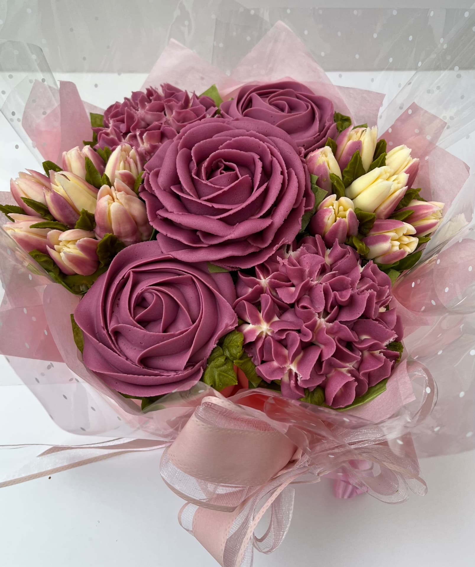 Classic 7-cupcake bouquet in mauve buttercream roses