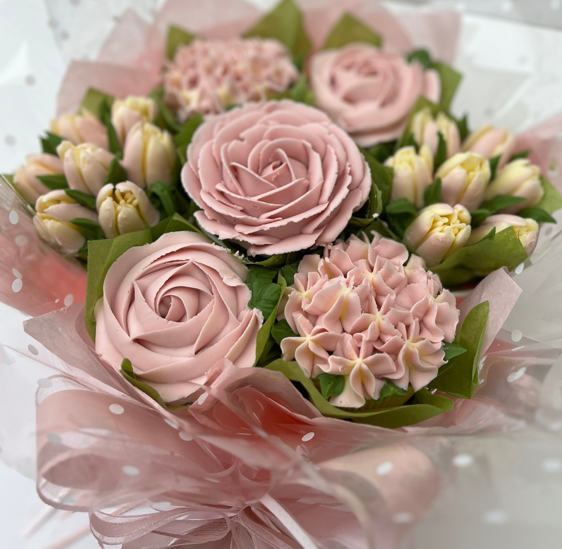 Classic 7-cupcake bouquet in light dusky pink buttercream flowers