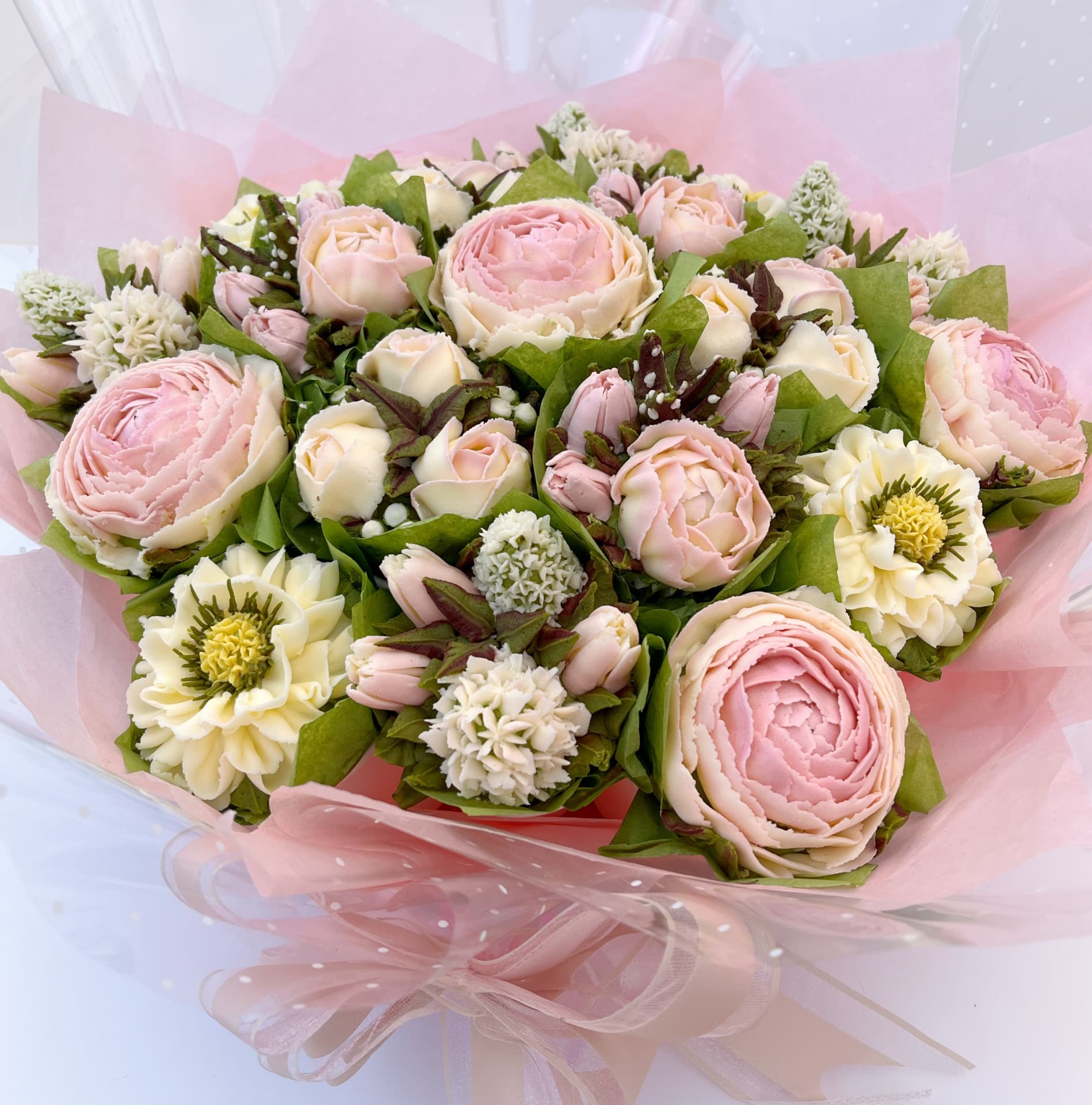 Stunning floral cupcake bouquet